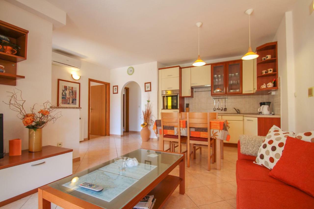 Alenka Orange Lejlighed Novigrad Istria Eksteriør billede